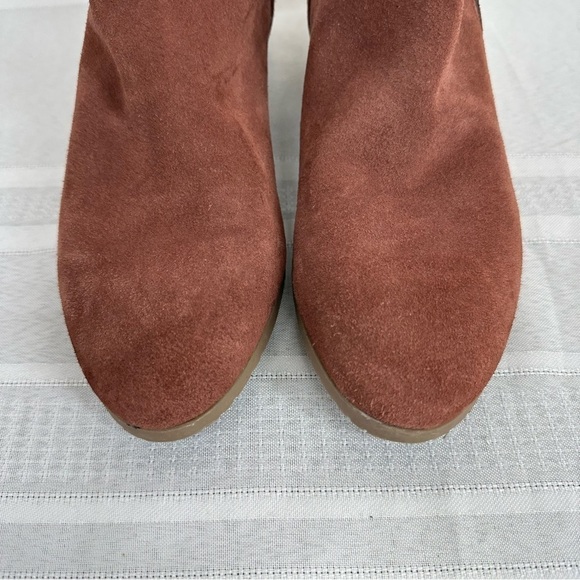 Reaction Kenneth Cole side 8.5 Side Skip Terracotta Red Suede Boots Booties - Picture 4 of 13